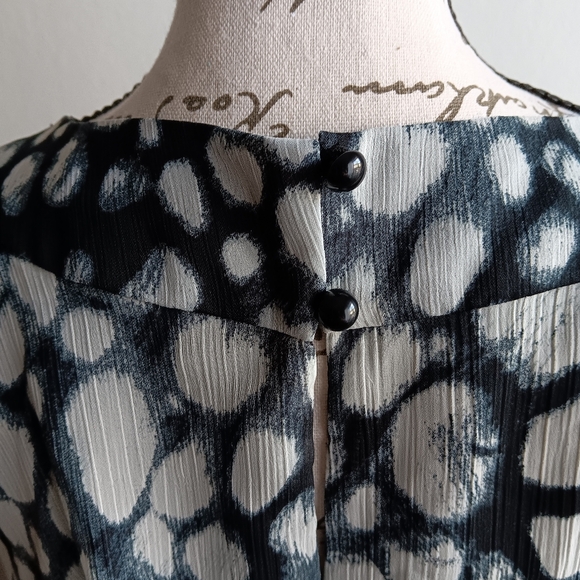 Sandra Darren Black and White Patterned Midi Dress - Picture 4 of 6